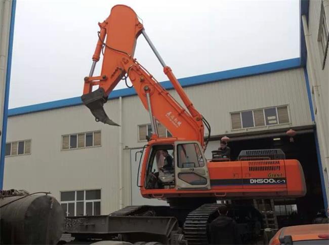 挖掘機(jī)巖石臂，挖掘機(jī)巖石臂廠家，挖掘機(jī)改裝巖石臂