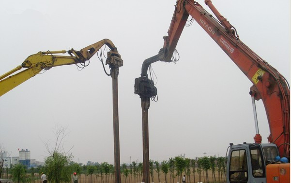 挖掘機(jī)打樁臂、打樁臂、打樁錘、挖掘機(jī)打樁臂廠家